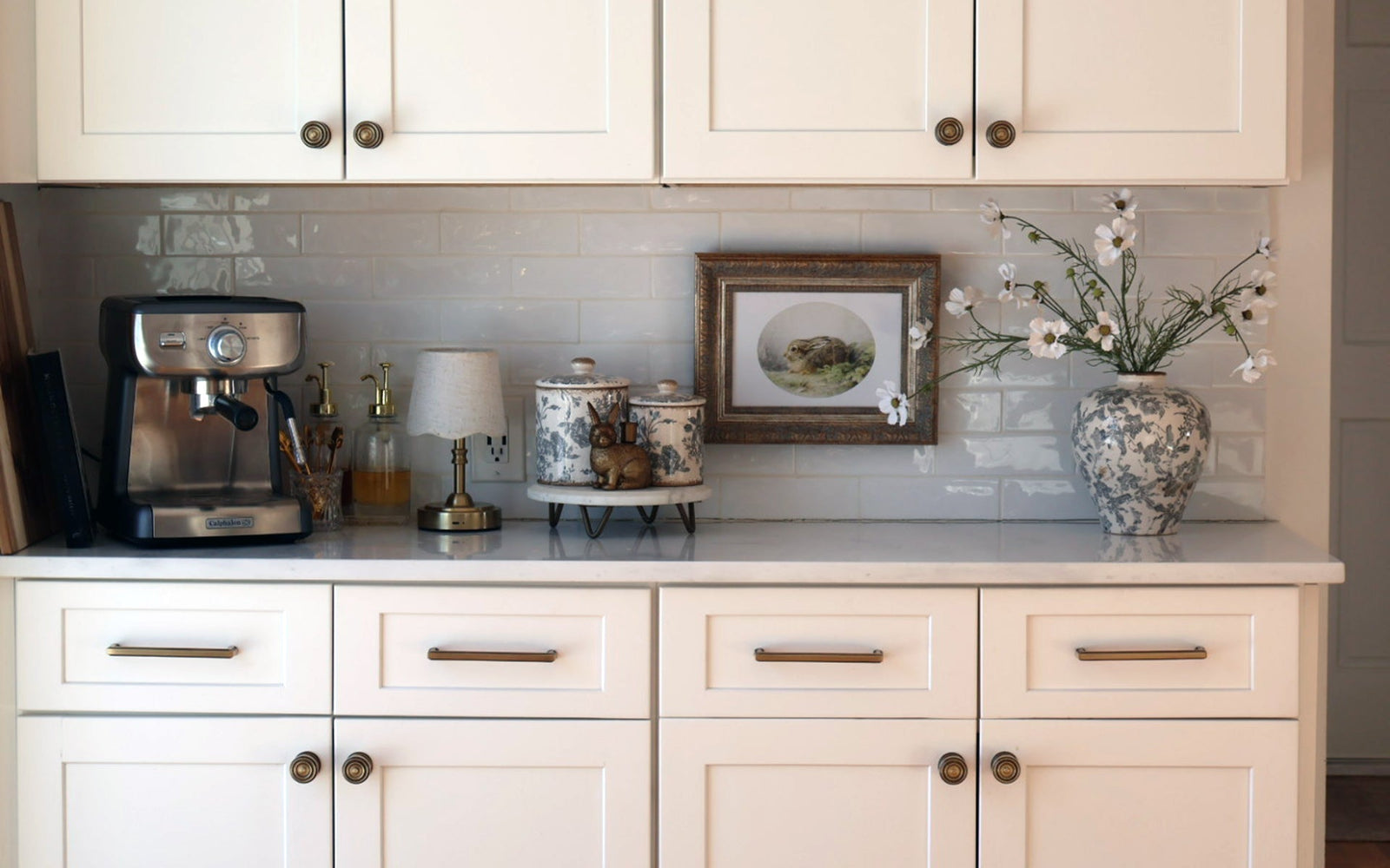 Vintage Brass Cabinet Hardware Brightens A Cozy Colonial Kitchen