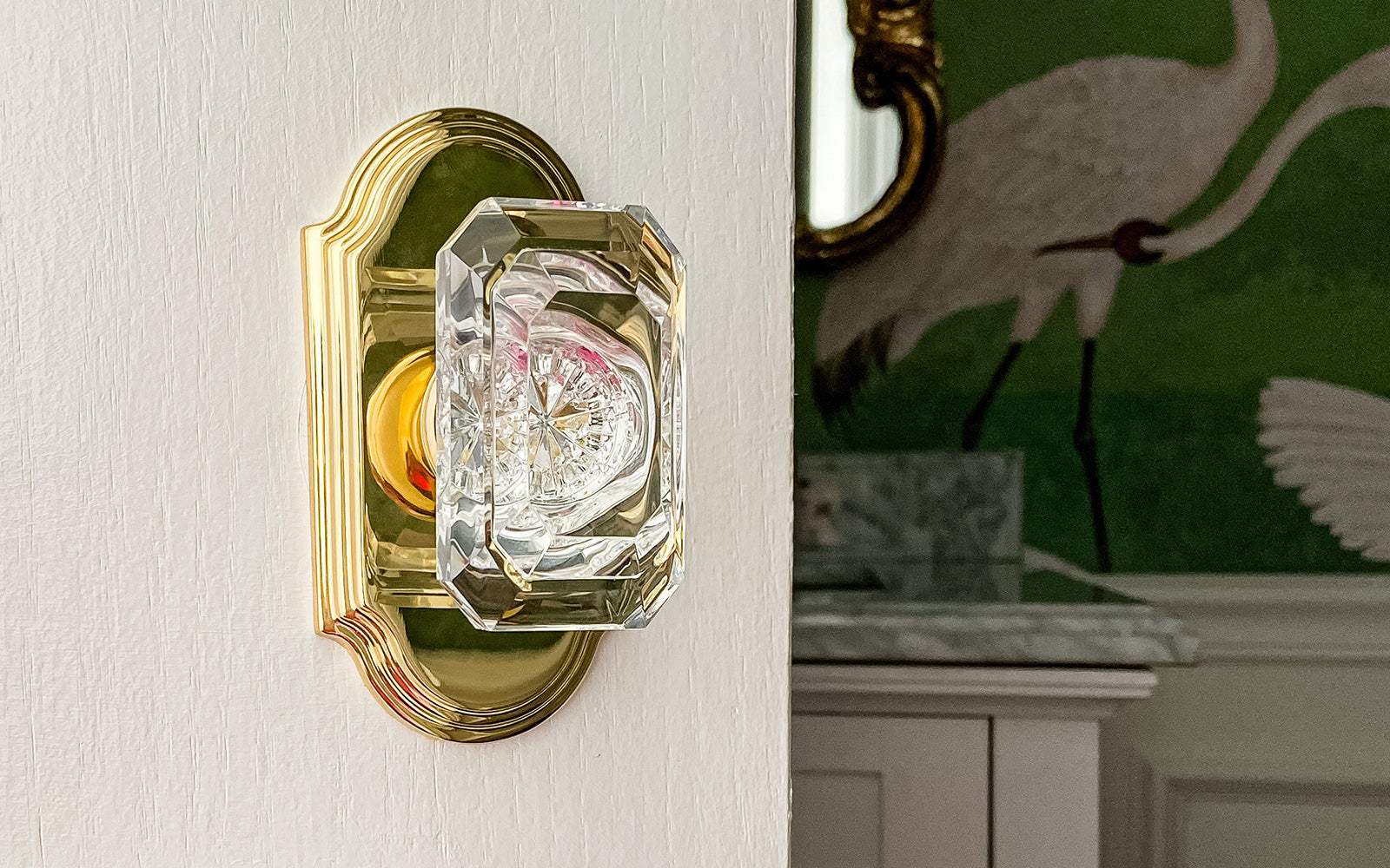 The Crystal Baguette Knob Adds Glam to A Luxurious Bathroom