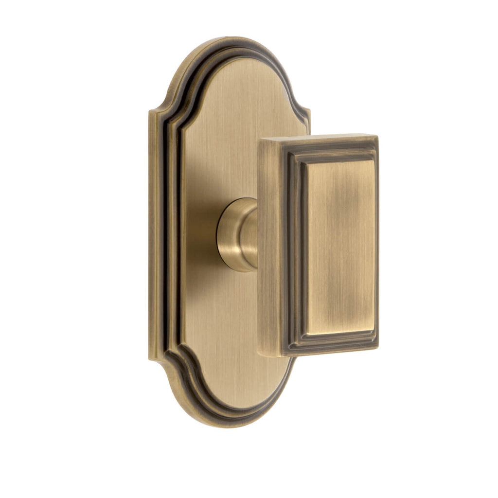 Arc Short Plate with Carré Knob in Vintage Brass