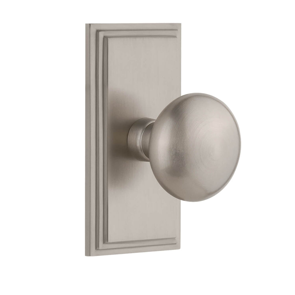 Carré Short Plate with Fifth Avenue Knob in Satin Nickel