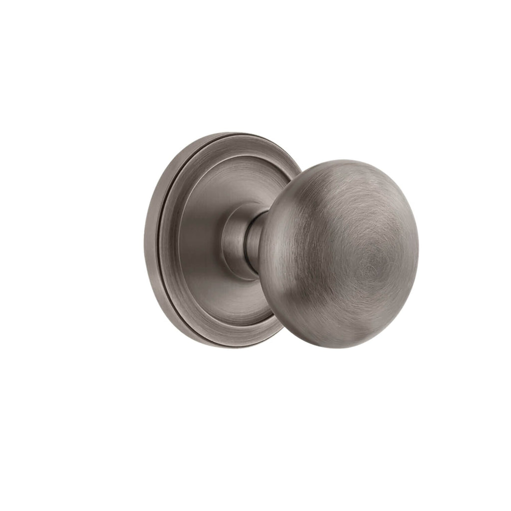 Circulaire Rosette with Fifth Avenue Knob in Antique Pewter