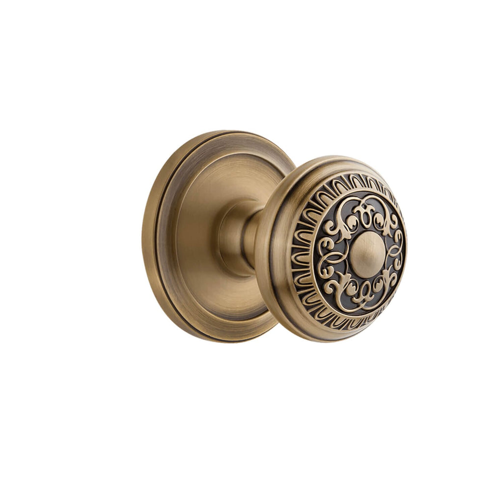 Circulaire Rosette with Windsor Knob in Vintage Brass
