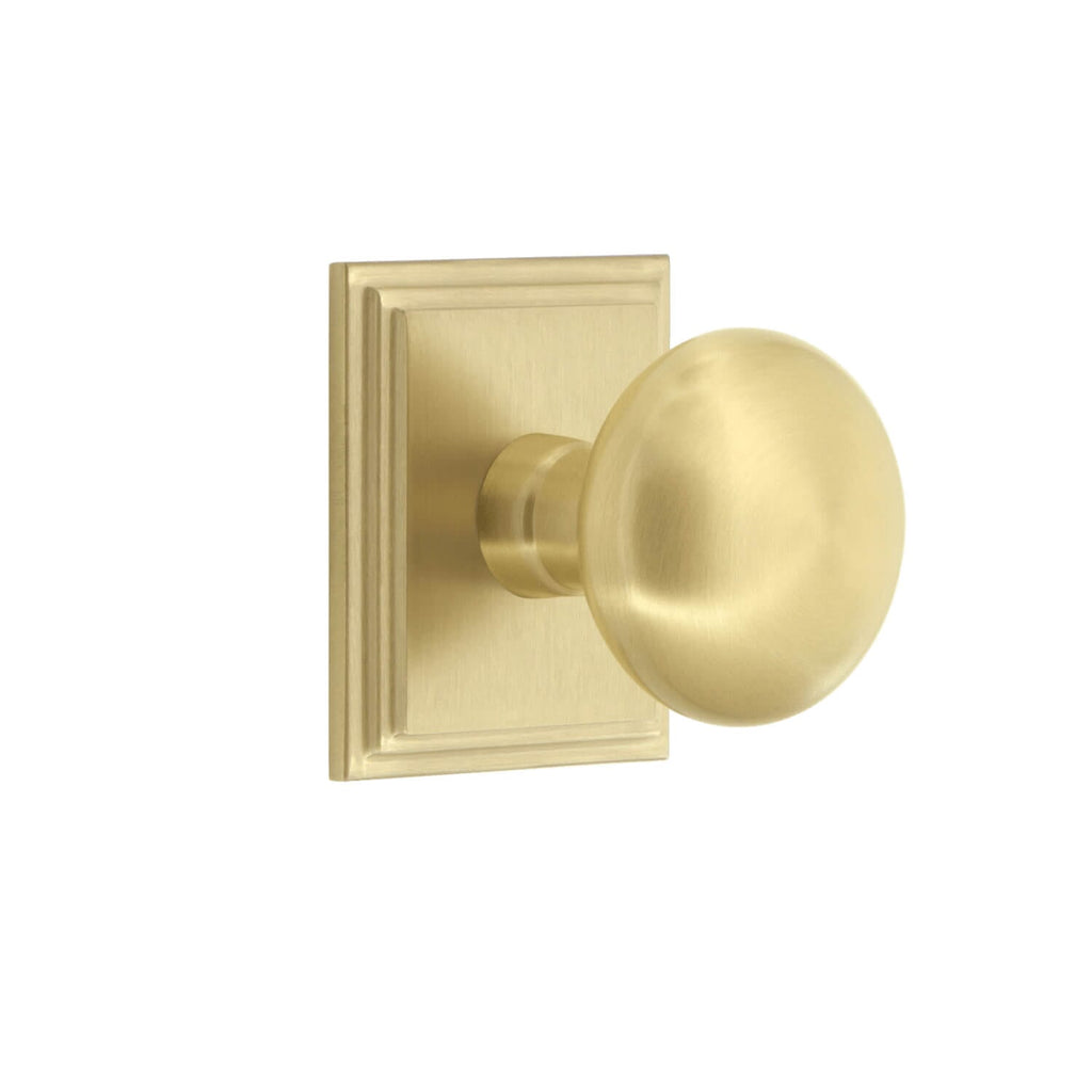Carré Square Rosette with Fifth Avenue Knob in Satin Brass