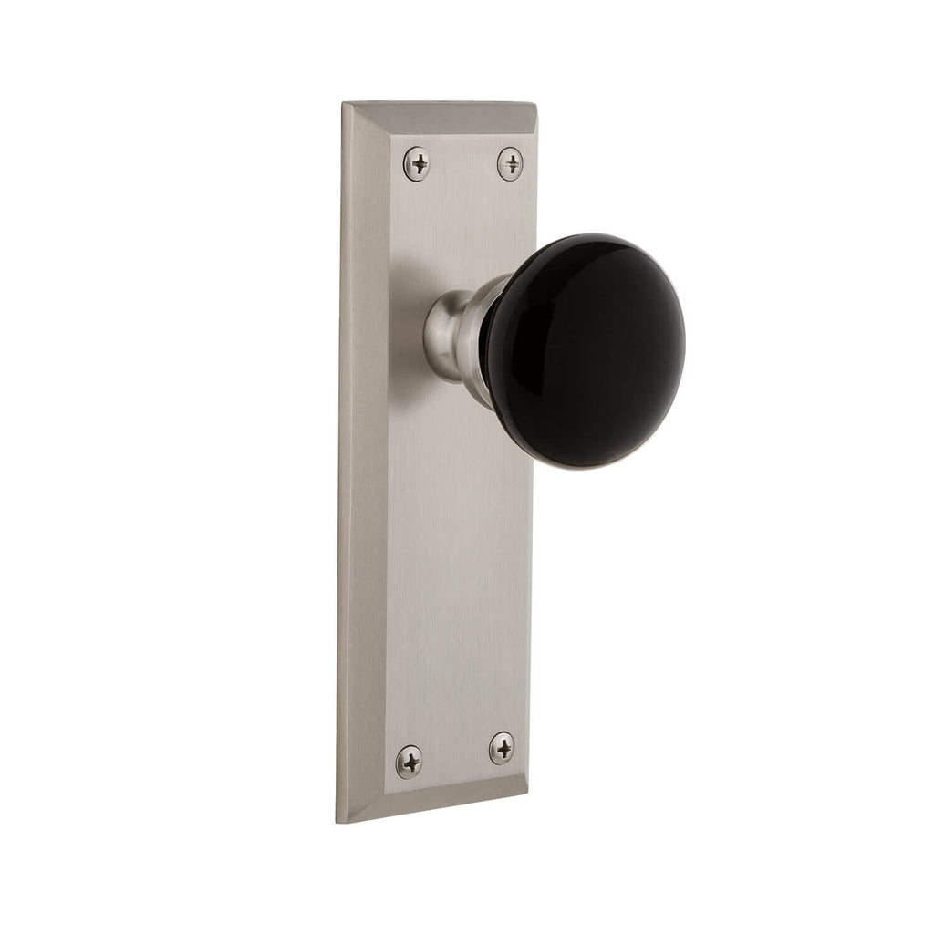 Fifth Avenue Long Plate with Coventry Knob in Satin Nickel