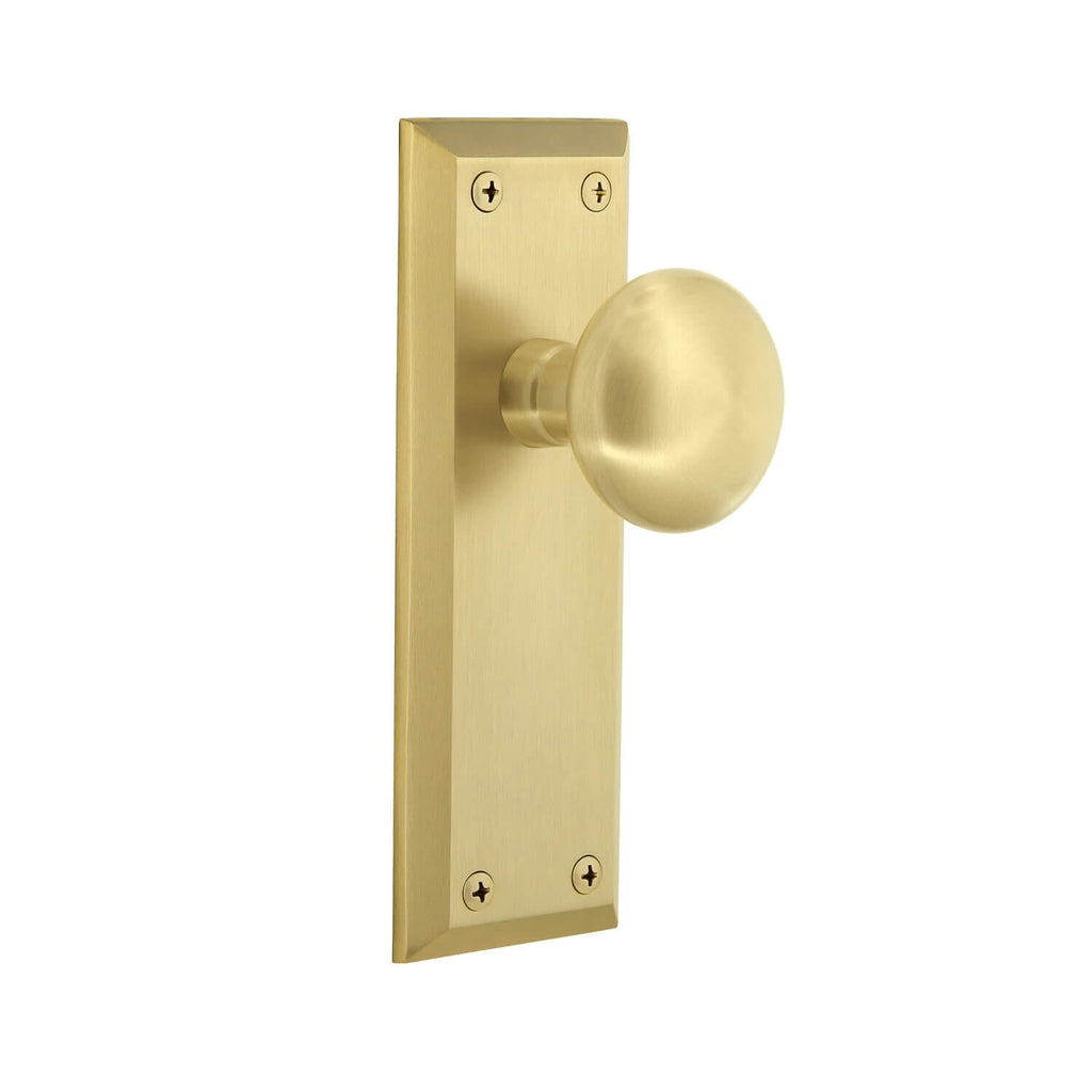 Fifth Avenue Long Plate with Fifth Avenue Knob in Satin Brass