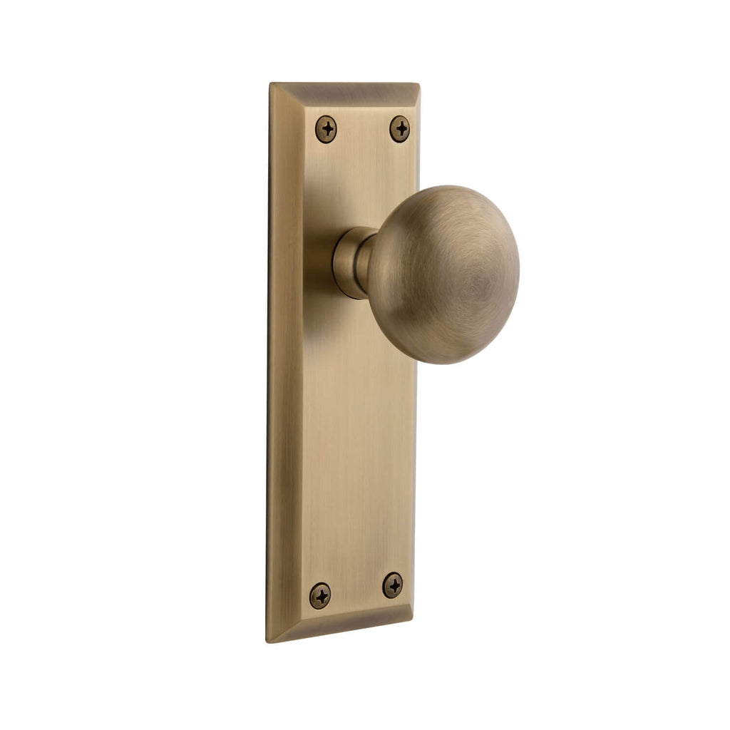 Fifth Avenue Long Plate with Fifth Avenue Knob in Vintage Brass