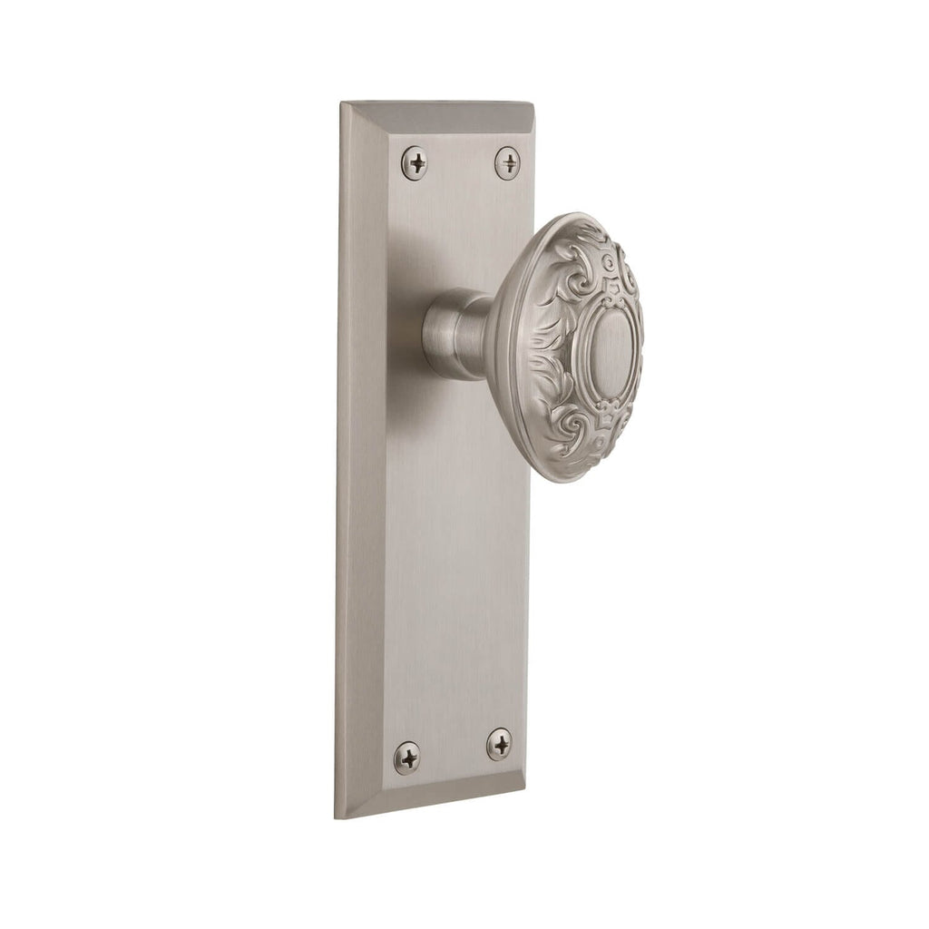 Fifth Avenue Long Plate with Grande Victorian Knob in Satin Nickel