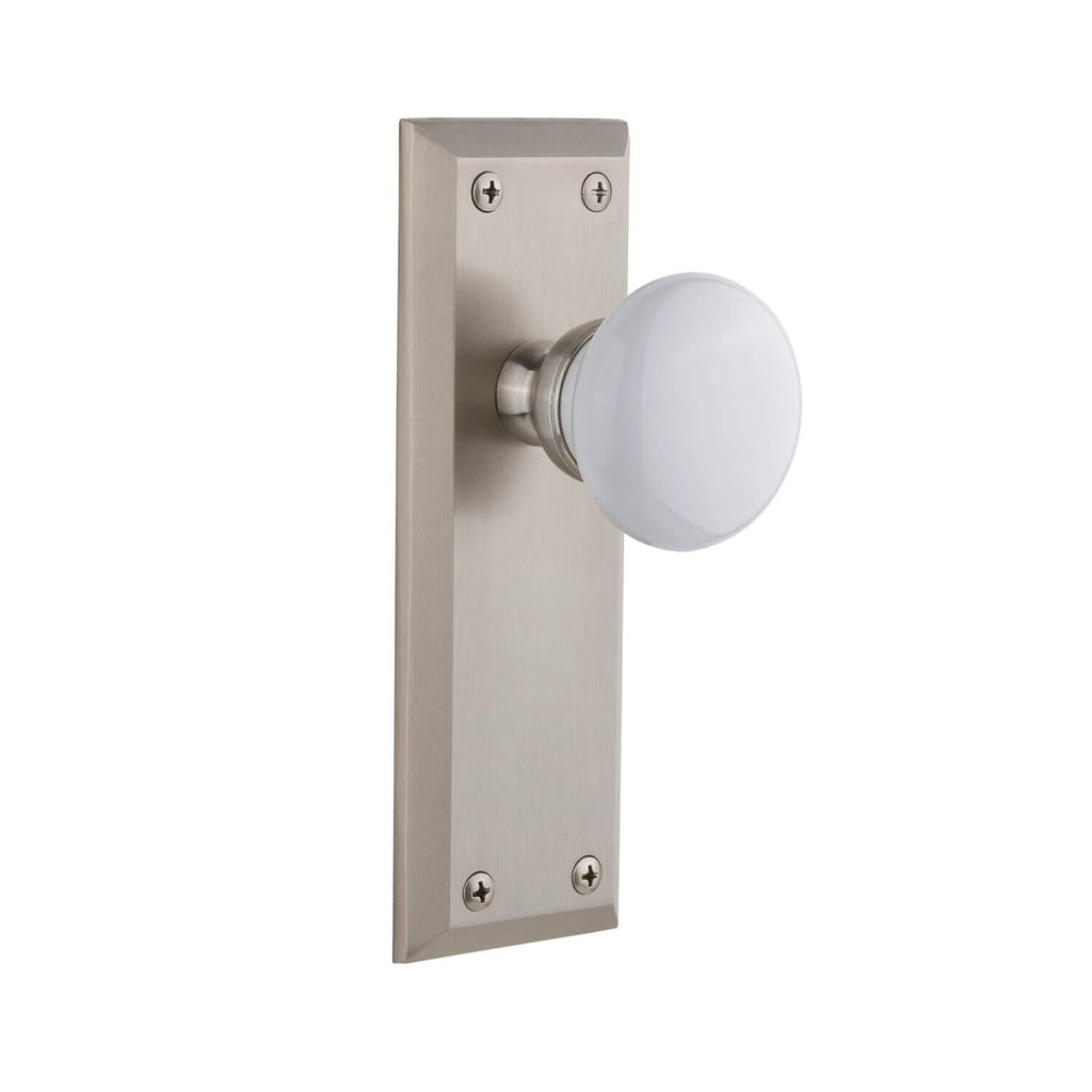 Fifth Avenue Long Plate with Hyde Park Knob in Satin Nickel