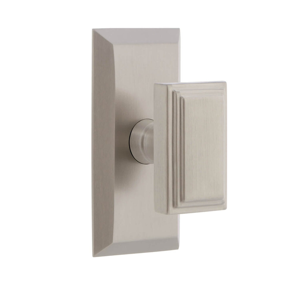 Fifth Avenue Short Plate with Carré Knob in Satin Nickel