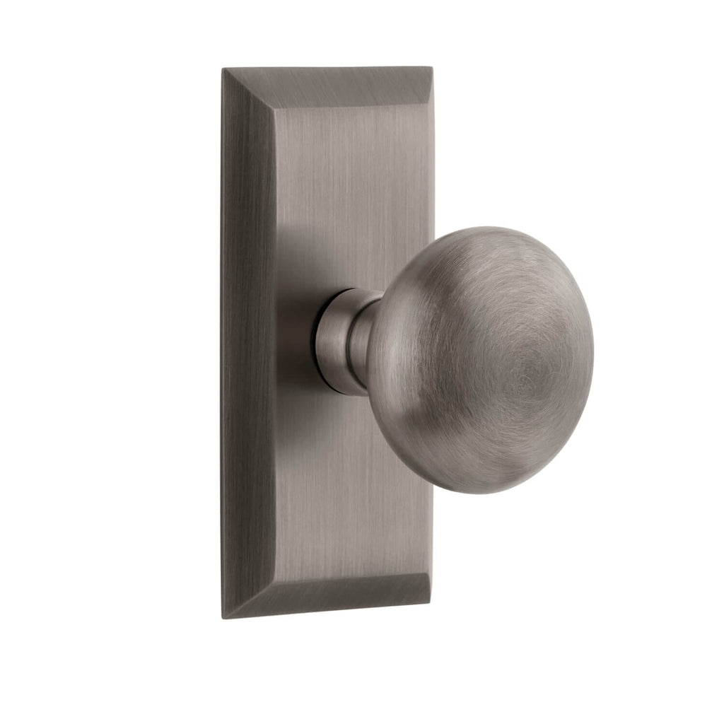 Fifth Avenue Short Plate with Fifth Avenue Knob in Antique Pewter