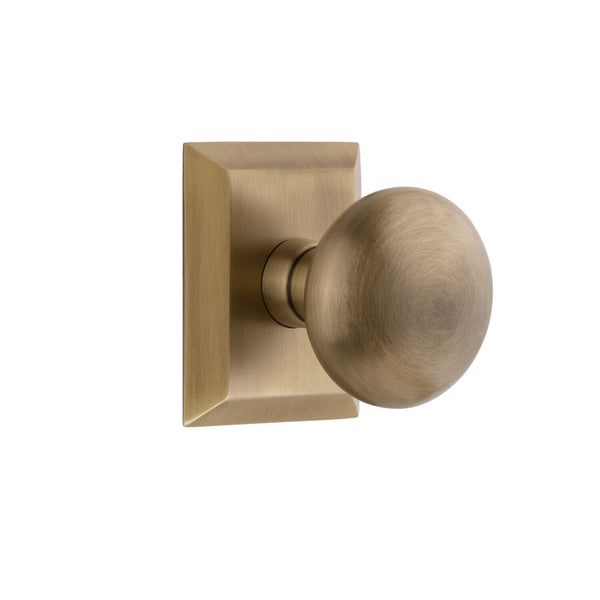 Fifth Avenue Square Rosette with Fifth Avenue Knob in Vintage Brass