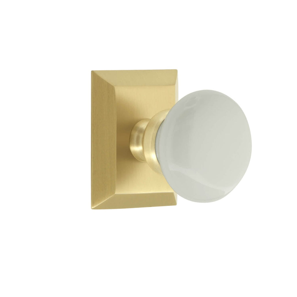 Fifth Avenue Square Rosette with Hyde Park Knob in Satin Brass