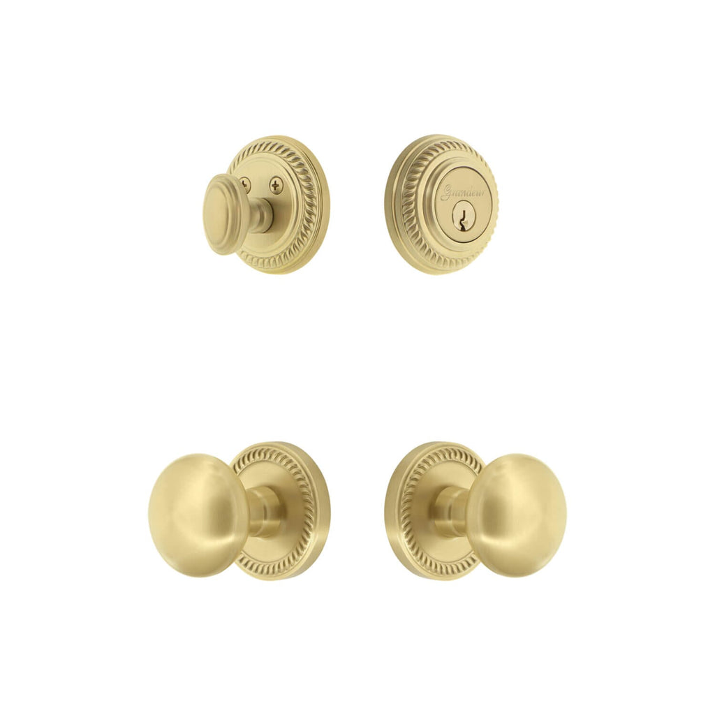 Newport Rosette Entry Set with Fifth Avenue Knob in Satin Brass