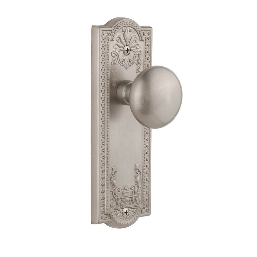 Parthenon Long Plate with Fifth Avenue Knob in Satin Nickel
