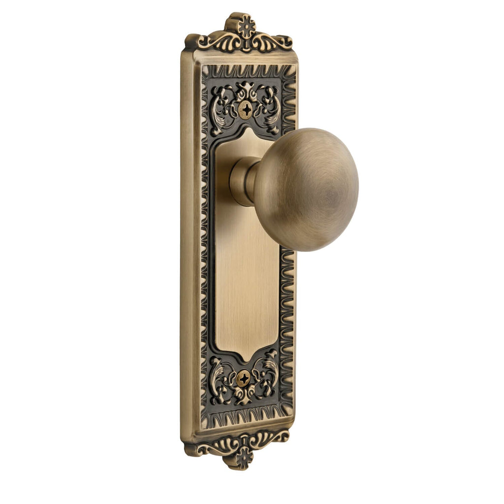 Windsor Long Plate with Fifth Avenue Knob in Vintage Brass